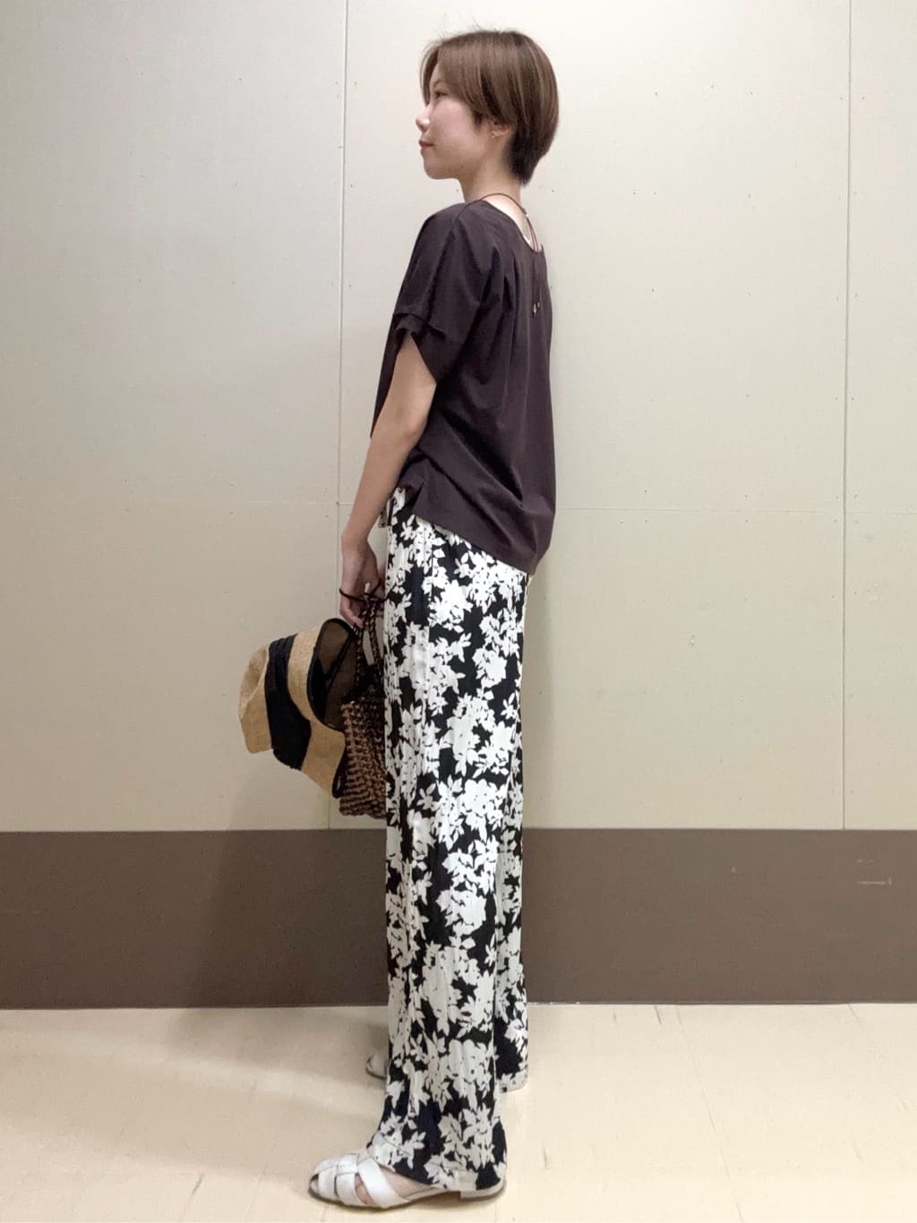 mioさんの「UNTITLED｜メタリックメッシュトート」を使ったコーディネート