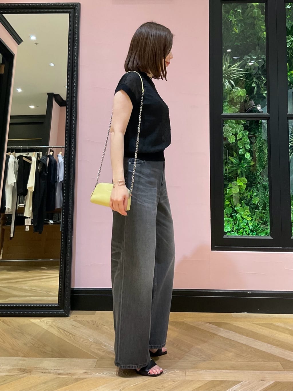 maruさんの「DRESSTERIOR｜ヴィンテージ加工ワイドデニムパンツ」を使ったコーディネート