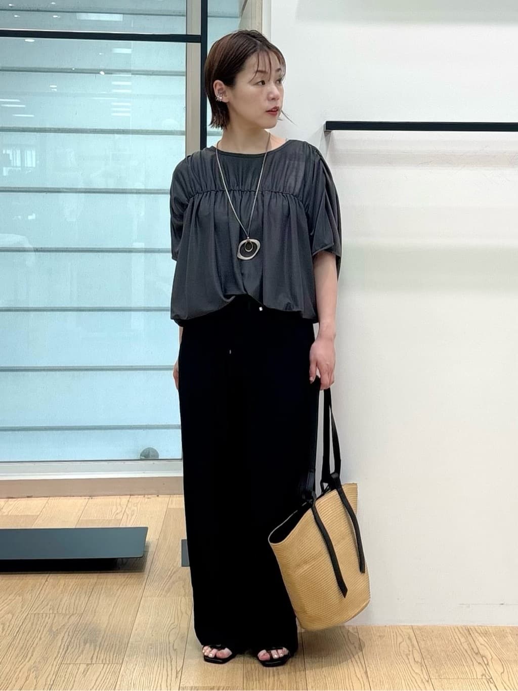 asamiさんの「INDIVI｜【洗える／体型カバー】シャーリングシアートップス」を使ったコーディネート