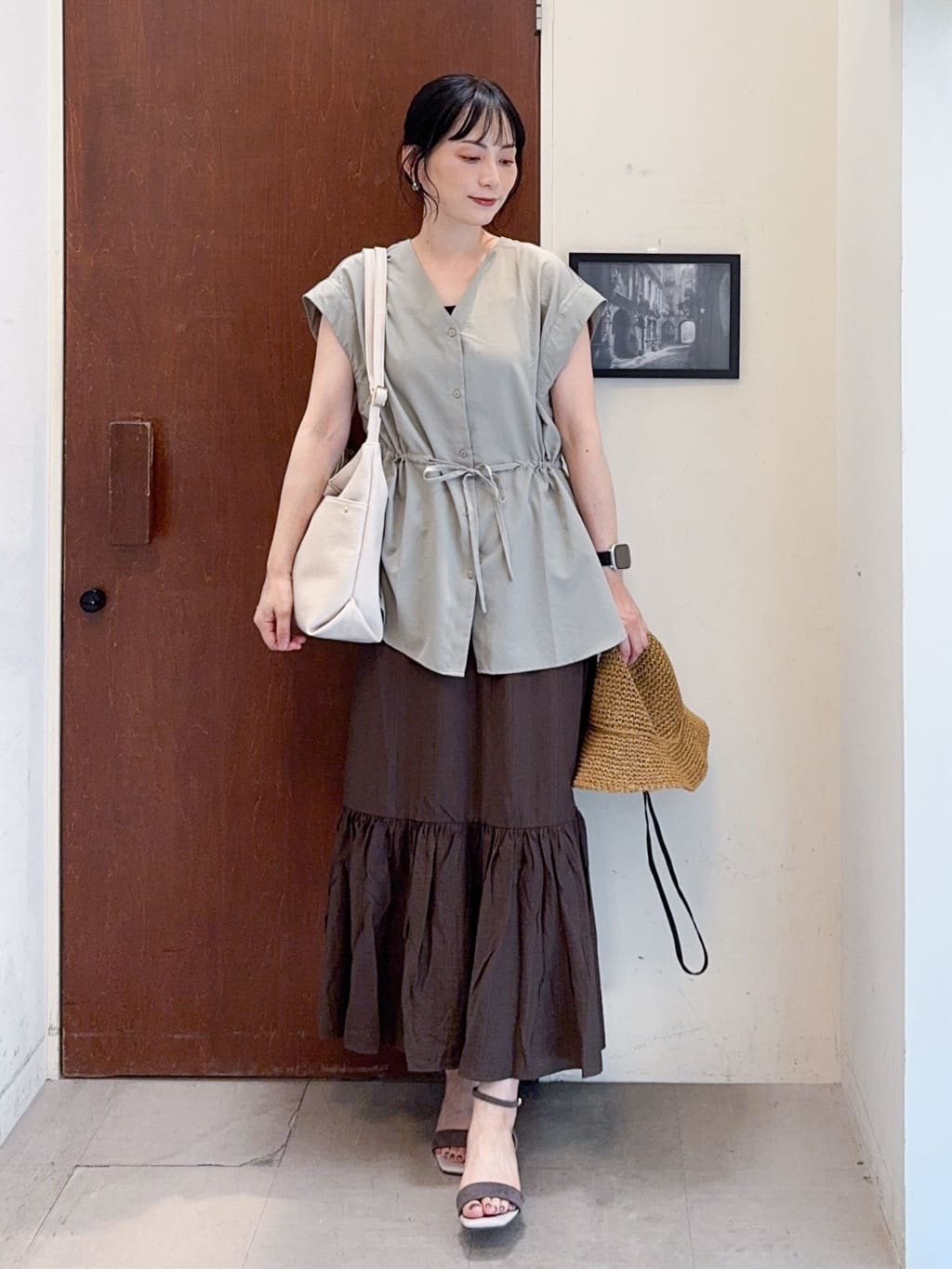 𝐇𝐢𝐫𝐨𝐦𝐢さんの「SHOO･LA･RUE｜【S-LL】シルエットが変えられる ウエストリボンブラウス」を使ったコーディネート