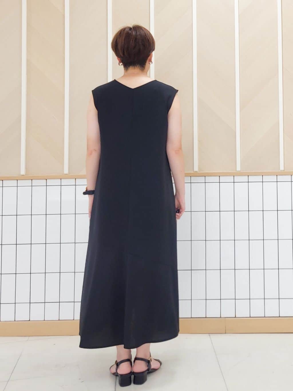 tomoさんの「COUP DE CHANCE｜【手洗い可／日本製】フレアワンピース」を使ったコーディネート