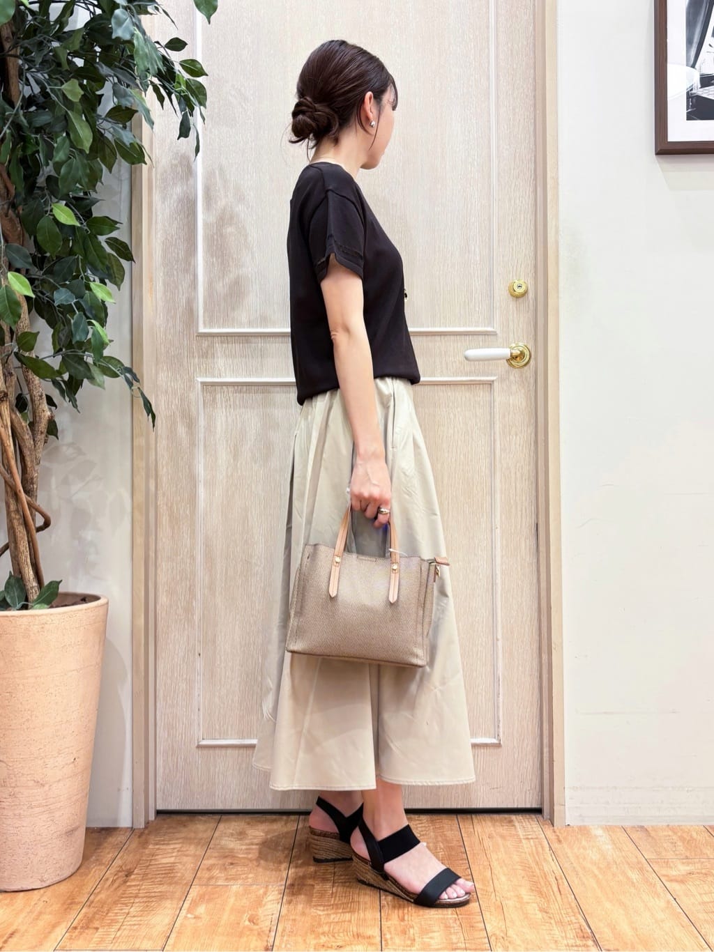 なみさんの「SHOO･LA･RUE｜【洗える/S-LL/撥水】タックギャザー フレアスカート」を使ったコーディネート
