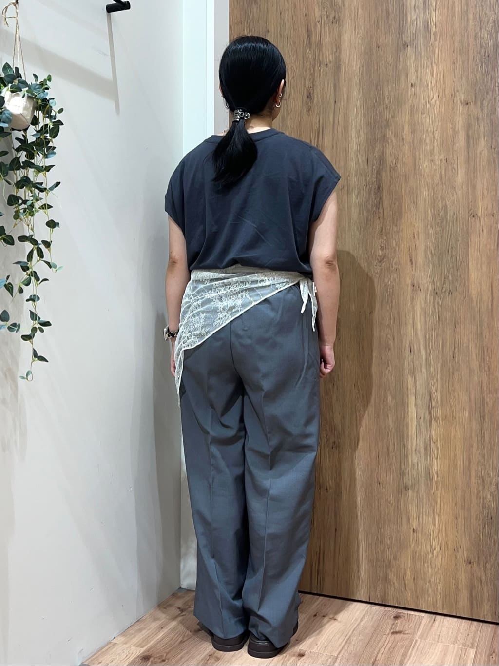 Reinaさんの「grove｜【Lee&times;grove別注】PRINT　SLEEVELESS T-SHIRTS」を使ったコーディネート