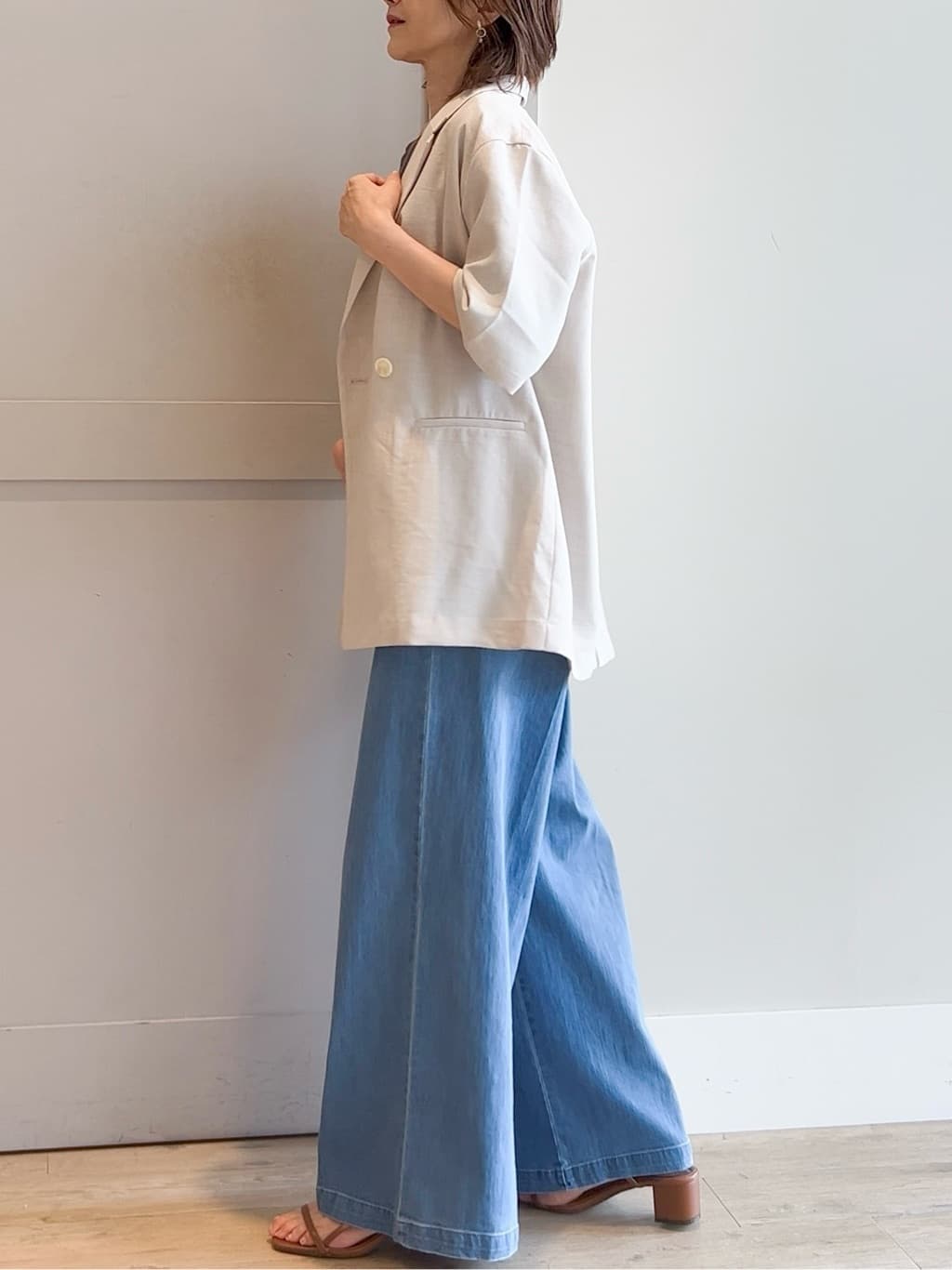 yamakoさんの「grove｜軽やかに羽織れて、きちんと見え ハーフスリーブテーラードジャケット」を使ったコーディネート