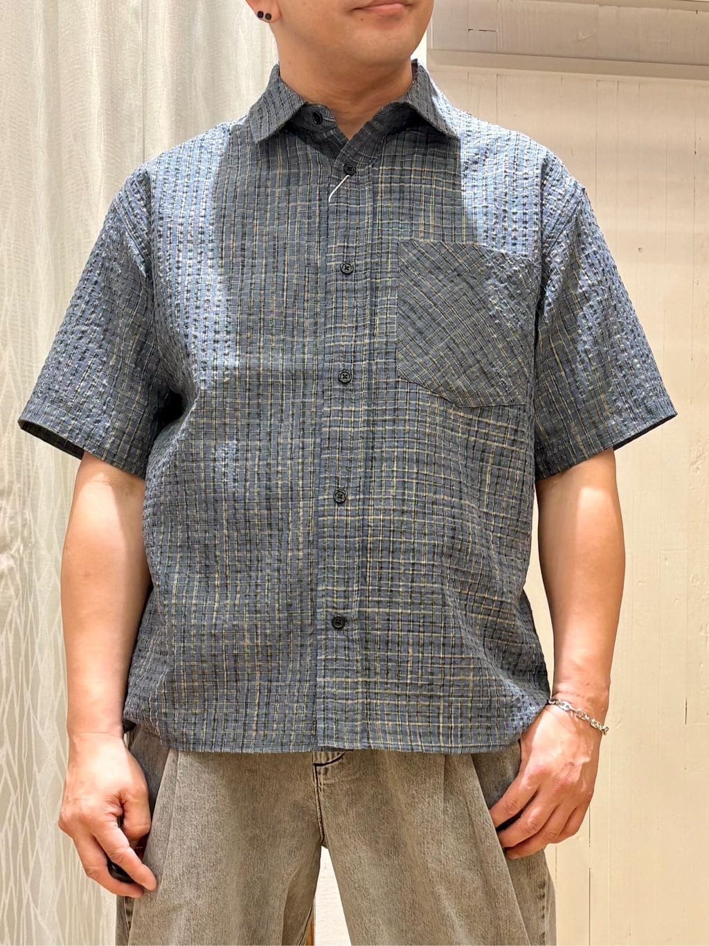 Pーyamaさんの「THE SHOP TK｜ツータックワイドデニムパンツ」を使ったコーディネート