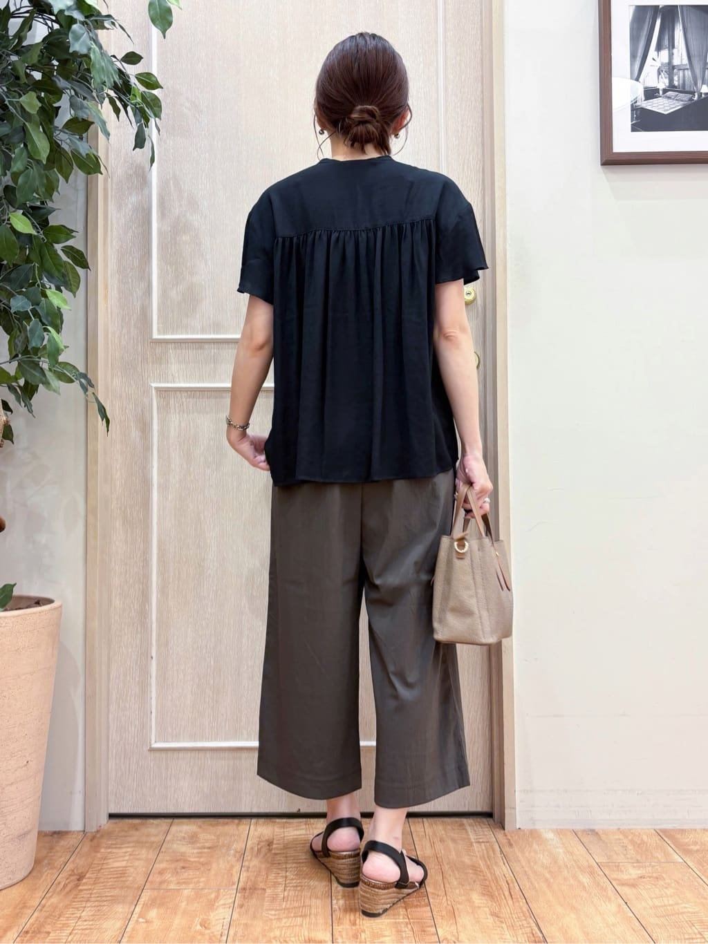 なみさんの「SHOO･LA･RUE｜【着丈選べる】触れる度ひんやり ゆるきれい イージーワイドパンツ」を使ったコーディネート