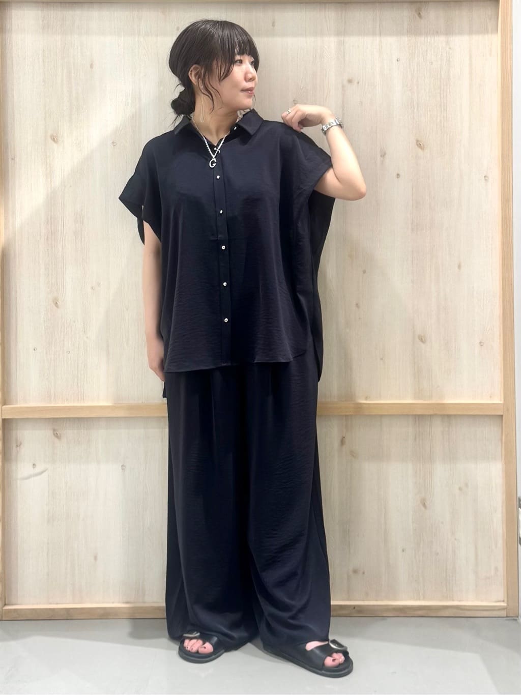 nanaさんの「THE SHOP TK｜コットンライクブラウス【接触冷感/洗濯機OK/UV/セットアップ可】」を使ったコーディネート
