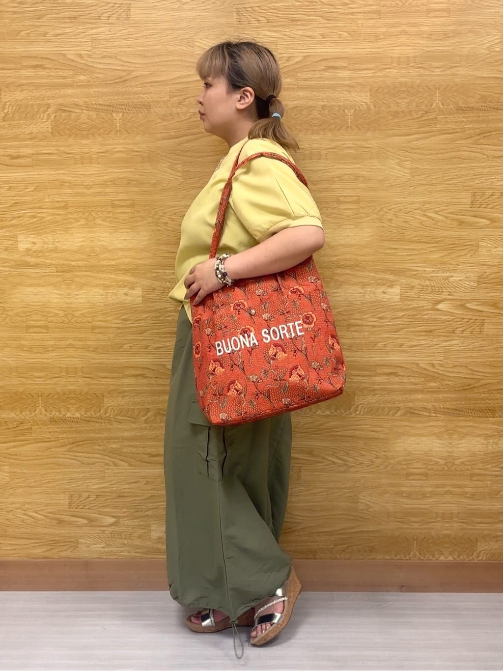 ぁむさんの「SHOO･LA･RUE｜【ひんやり/洗濯後しわになりにくい】リブ切り替えドルマンブラウス」を使ったコーディネート