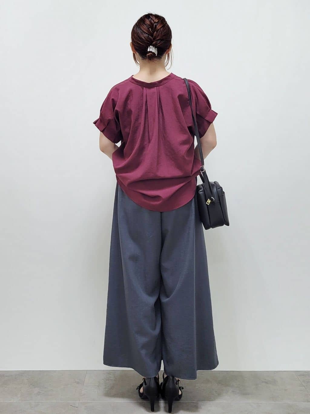 kinaさんの「index｜《7色展開／XS-LLサイズ》タックスリーブスキッパーブラウス【洗濯機洗い可／吸水速乾／抗ピル／防シ」を使ったコーディネート