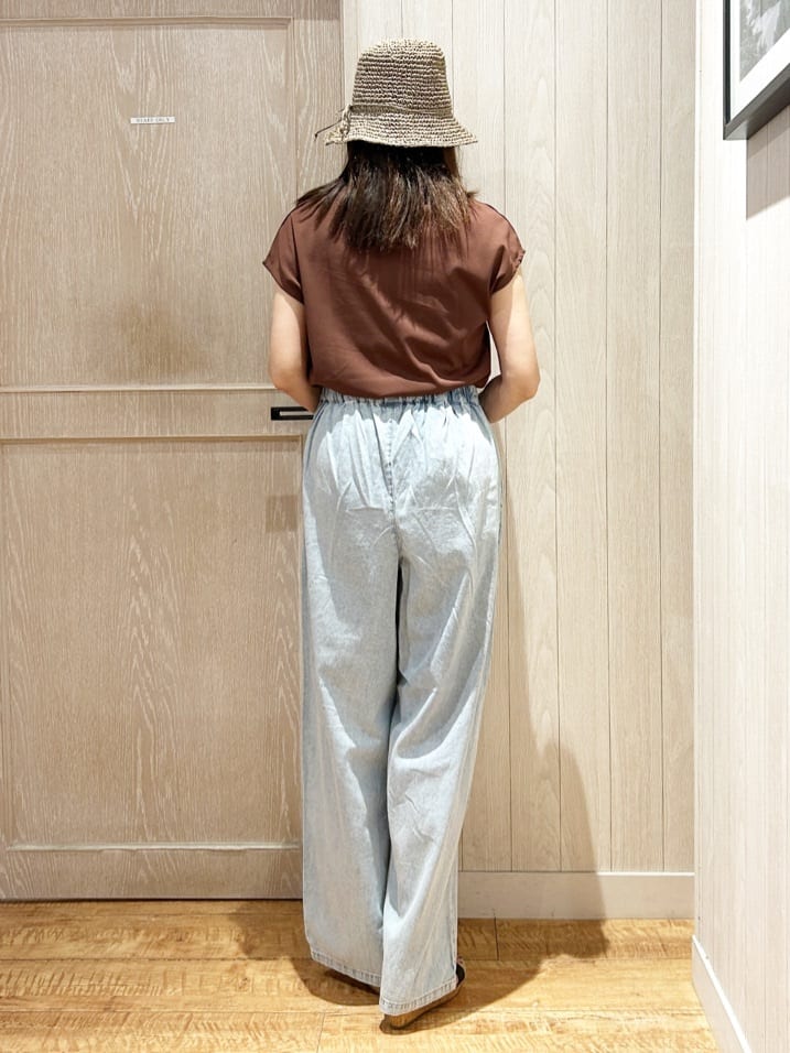 yukaさんの「SHOO･LA･RUE｜【S-LL/汗ジミ軽減/ひんやり/UV】インせず着られる フレンチスリーブTシャツ」を使ったコーディネート