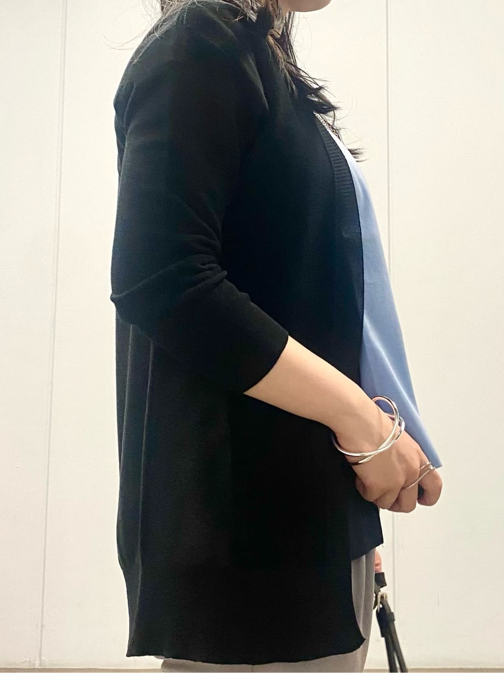 misakiさんの「INDIVI｜【洗える／汗ジミ防止】バイカラー＆アシメヘム Tシャツ」を使ったコーディネート
