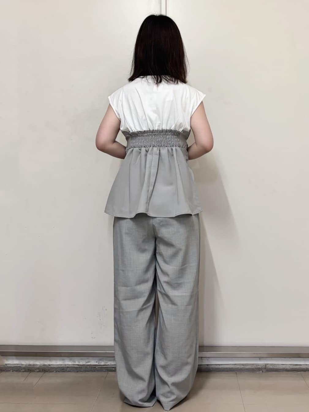 やまさんの「OPAQUE.CLIP｜【2WAY】Y字しずくメタルネックレス」を使ったコーディネート