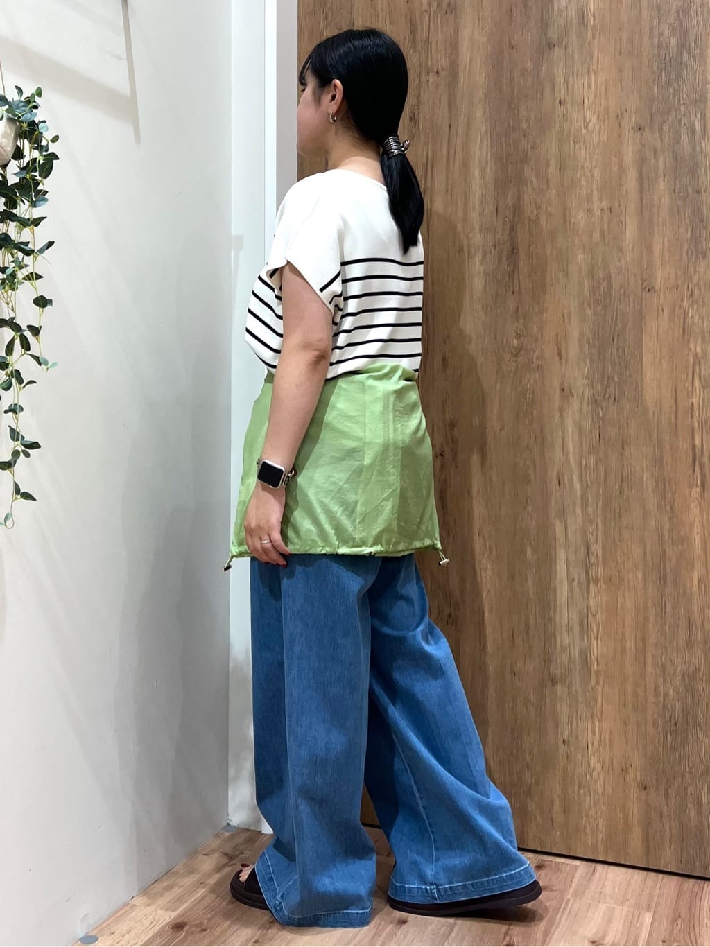 Reinaさんの「grove｜履き心地◎！フットベッドサンダル」を使ったコーディネート