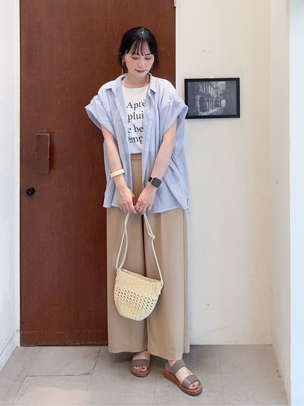 𝐇𝐢𝐫𝐨𝐦𝐢さんの「SHOO･LA･RUE｜【S-LL】さらシャリコットン 上品なシアー感のデザインシャツ」を使ったコーディネート
