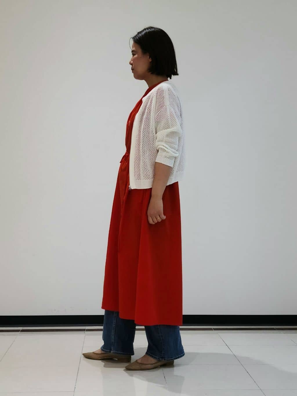eriさんの「INDIVI｜【褒められデニム】ワイドストレート デニムパンツ」を使ったコーディネート