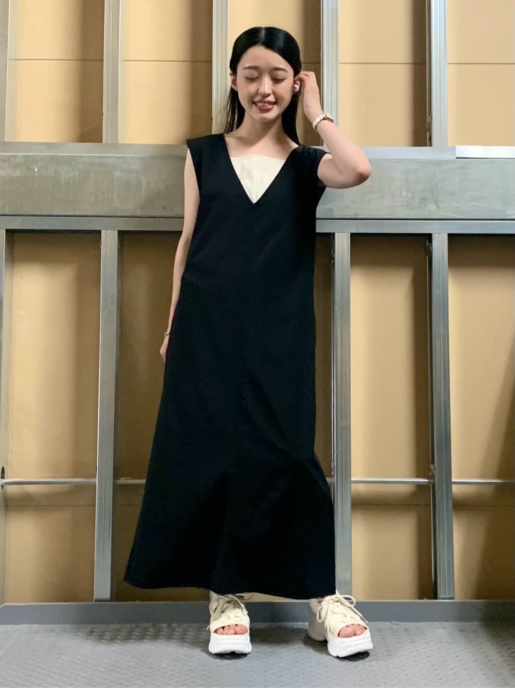 sahoさんの「THE SHOP TK｜【mizugiwa/ラッシュガード】Vネックジャンスカ/セットアップ可/接触冷感/UVケア/洗濯機O」を使ったコーディネート