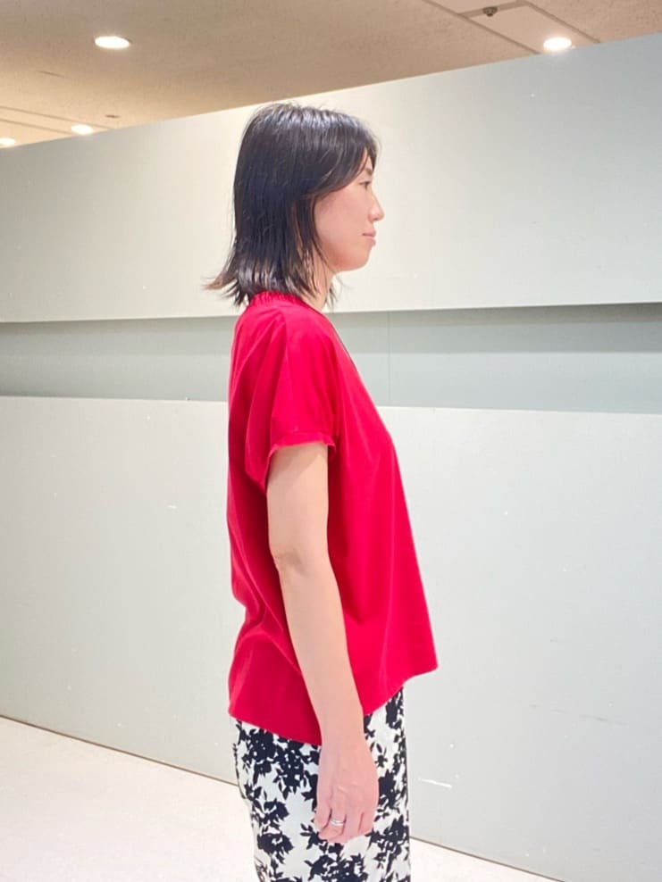 hitomiさんの「UNTITLED｜【ウエストゴム/ワイド/柄】モノトーンフラワーパンツ」を使ったコーディネート