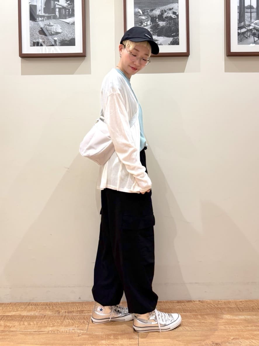 Ayumiさんの「SHOO･LA･RUE｜◆【S-LL/ひんやり/洗濯後しわになりにくい】程よいシアー感 ロゴTシャツブラウス」を使ったコーディネート