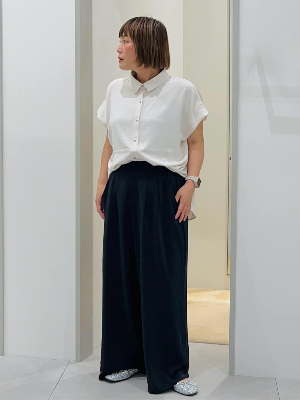 タナさんの「THE SHOP TK｜コットンライクブラウス【接触冷感/洗濯機OK/UV/セットアップ可】」を使ったコーディネート