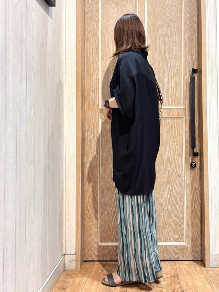 meiさんの「SHOO･LA･RUE｜【ひんやり】すっきりきれいに体型カバー コクーンシルエットワンピース」を使ったコーディネート