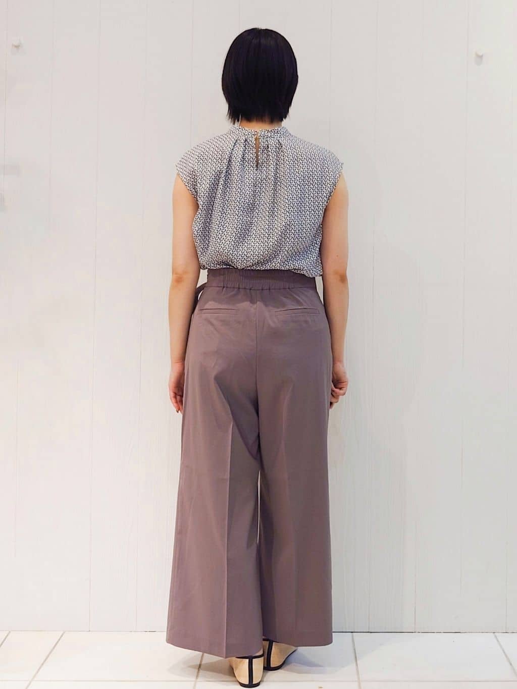 haruさんの「index｜ラップストレートパンツ【接触冷感／抗ピル／洗濯機洗い可／イージーアイロン】」を使ったコーディネート