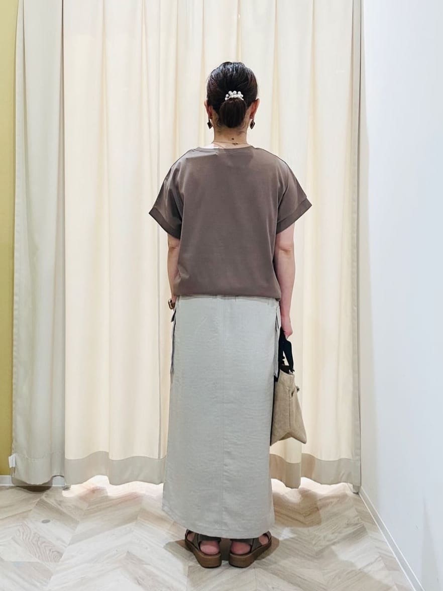 ちはるさんの「SHOO･LA･RUE｜【S-LL/汗ジミ軽減/ひんやり/UV】体型カバーに タック入りドルマントップス」を使ったコーディネート
