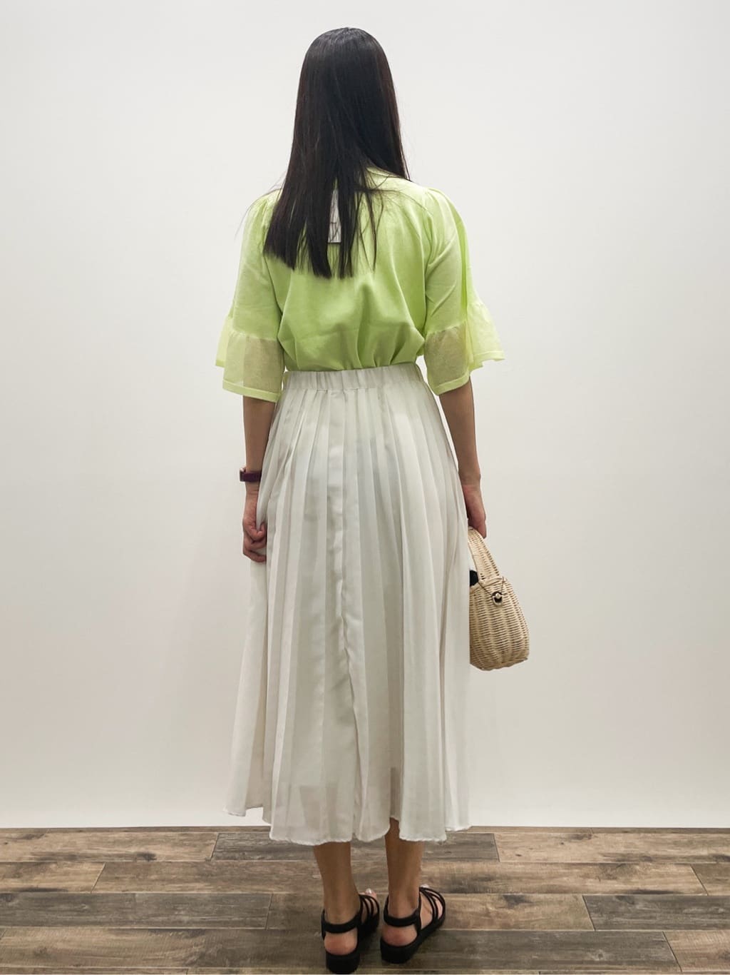 Aikoさんの「OPAQUE.CLIP｜《5色展開》シアーフレアスリーブニット【洗濯機洗い可】」を使ったコーディネート