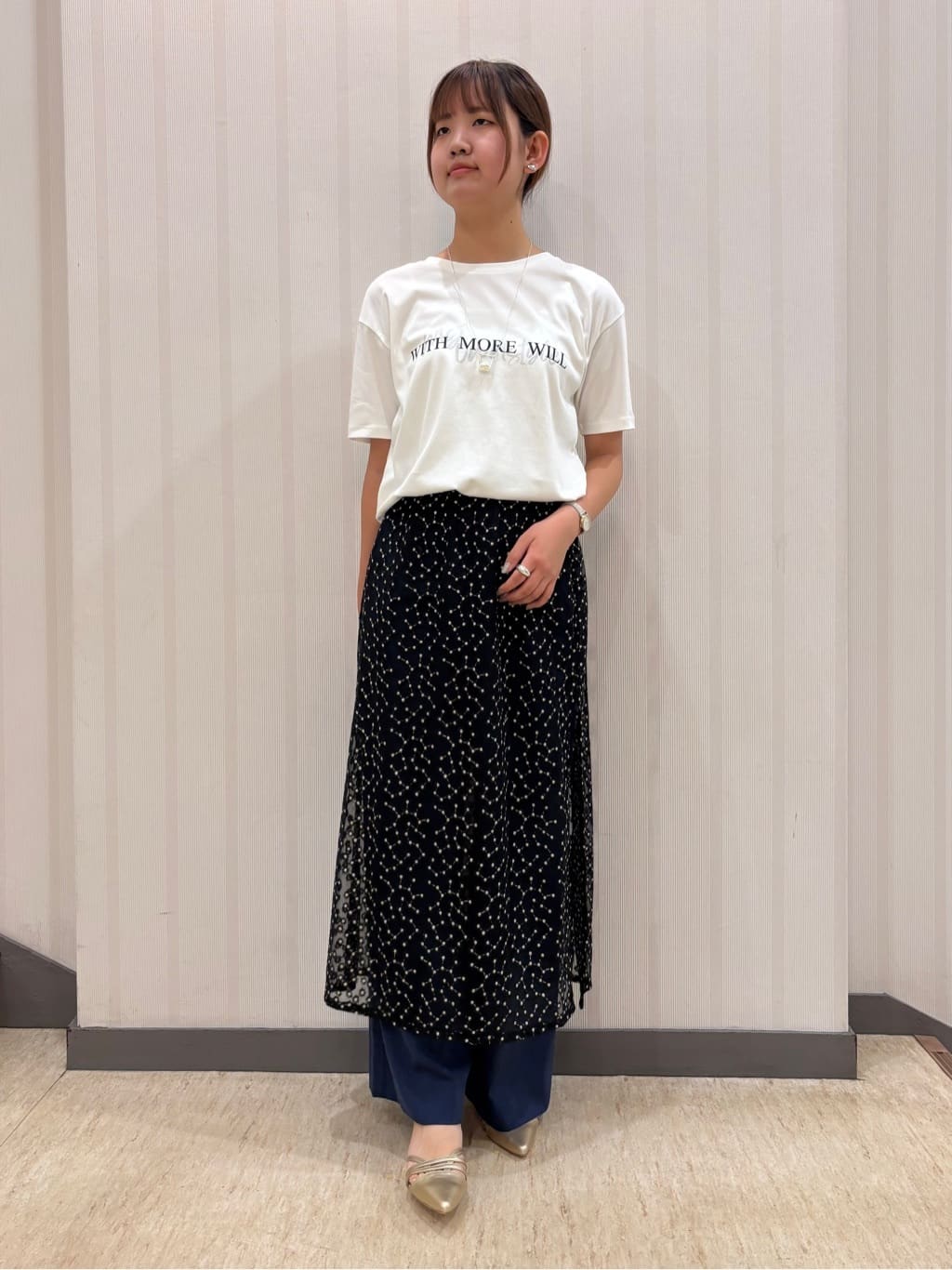 ちひさんの「INDIVI｜【デニムライク】マリンボタン リネン混ワイドパンツ」を使ったコーディネート
