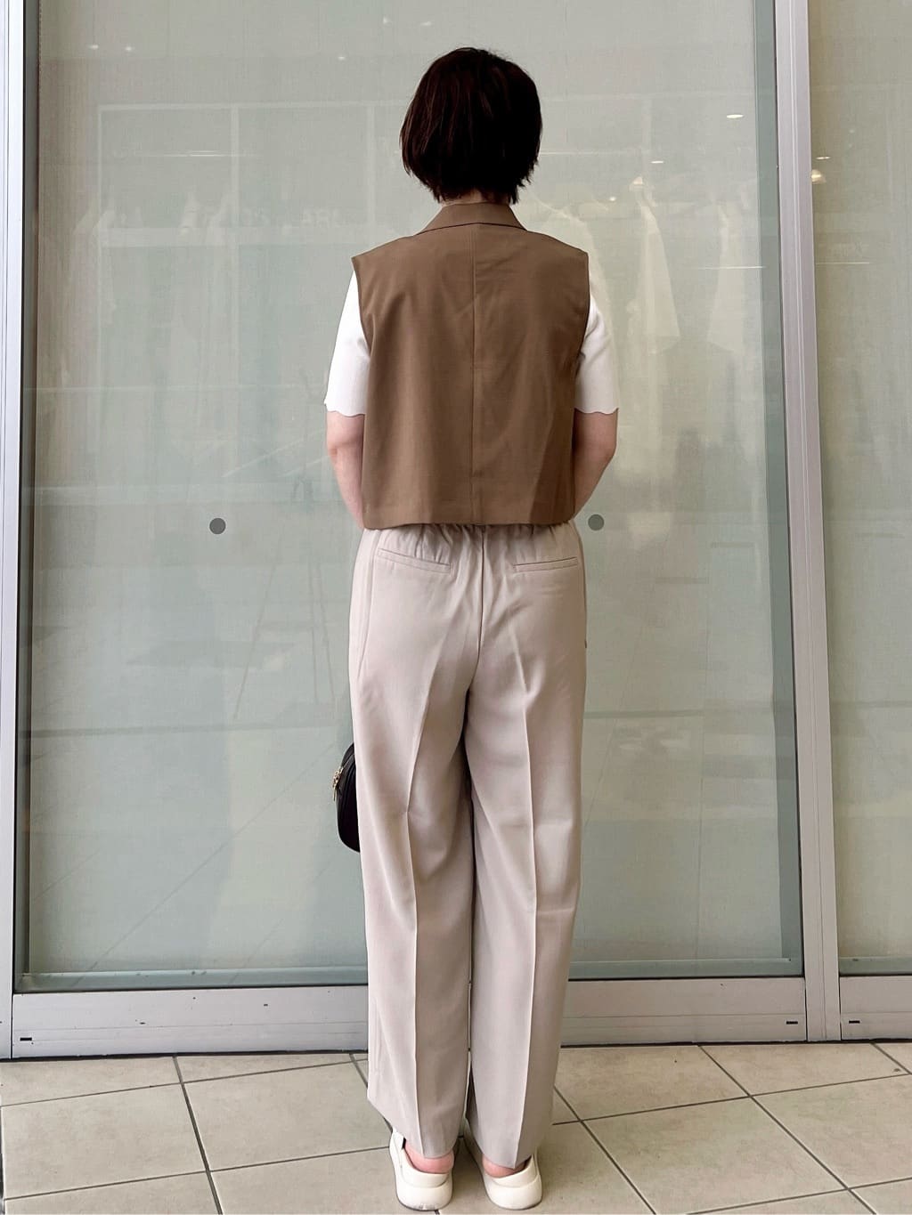 yo-koさんの「OPAQUE.CLIP｜ショートテーラードジレ【接触冷感／洗濯機洗い可】」を使ったコーディネート