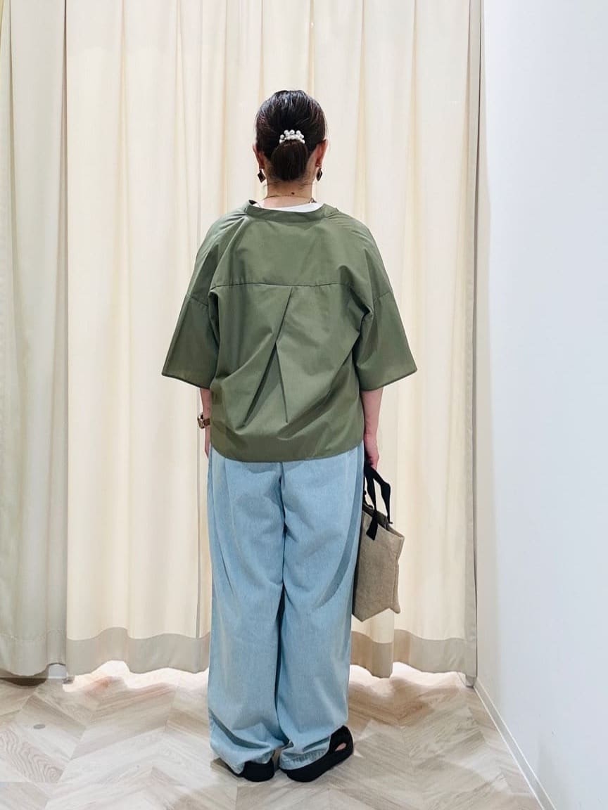 ちはるさんの「SHOO･LA･RUE｜【S-LL/ひんやり/UV】二の腕をきれいにカバー ショルダータックトップス」を使ったコーディネート