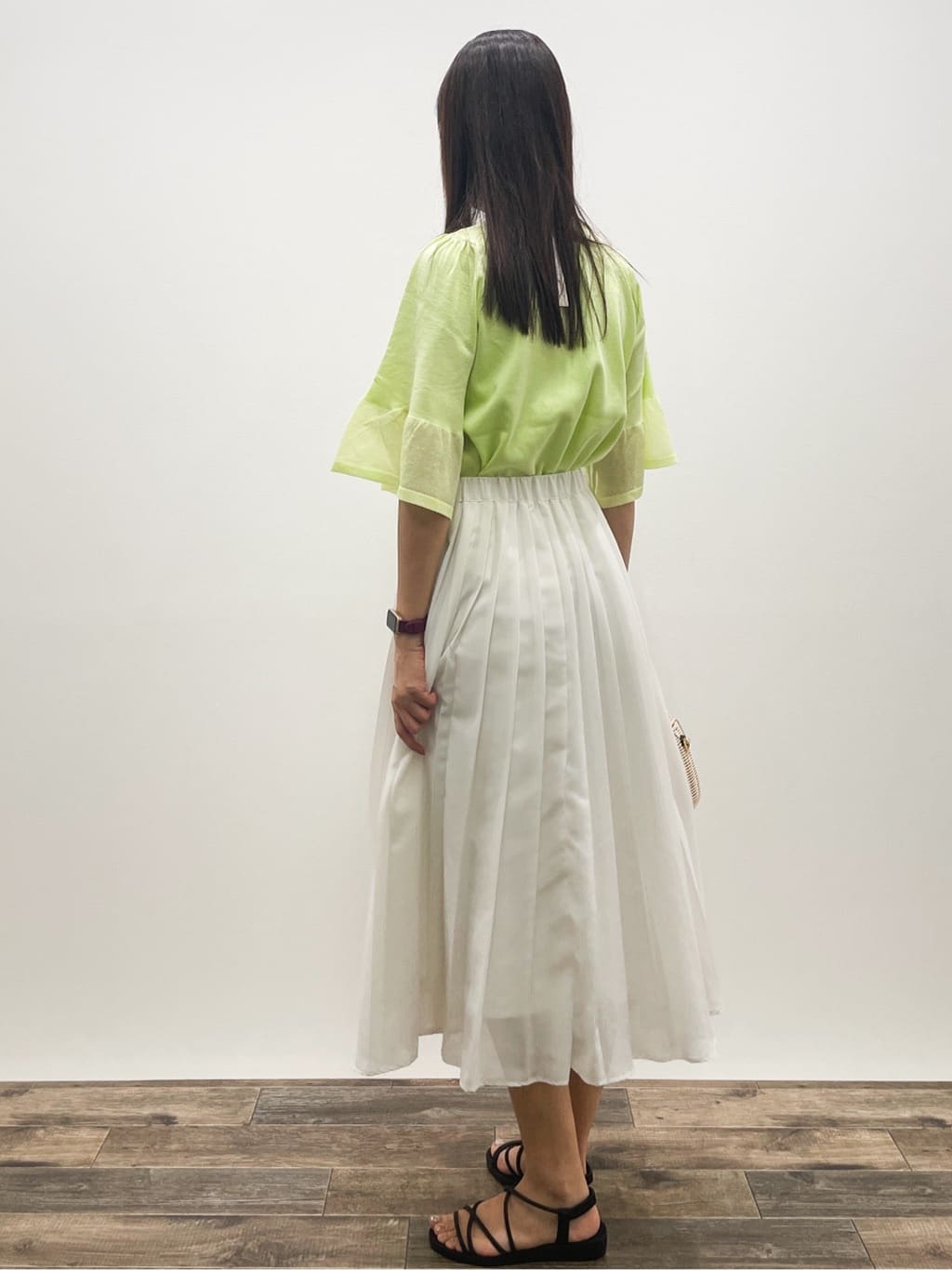 Aikoさんの「OPAQUE.CLIP｜《5色展開》シアーフレアスリーブニット【洗濯機洗い可】」を使ったコーディネート