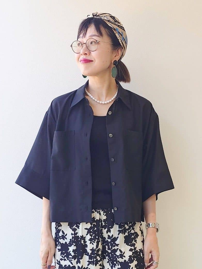 MUTSUKOさんの「UNTITLED｜【前開き/洗える】ショート丈シアーシャツ」を使ったコーディネート