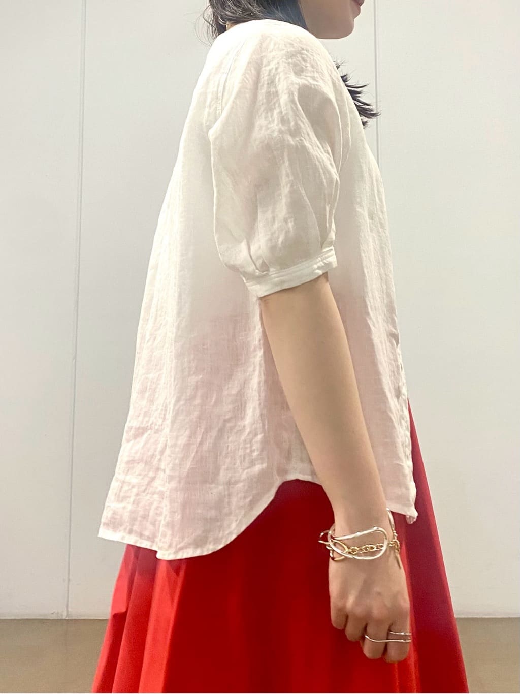 misakiさんの「INDIVI｜パール調コインショートネックレス」を使ったコーディネート