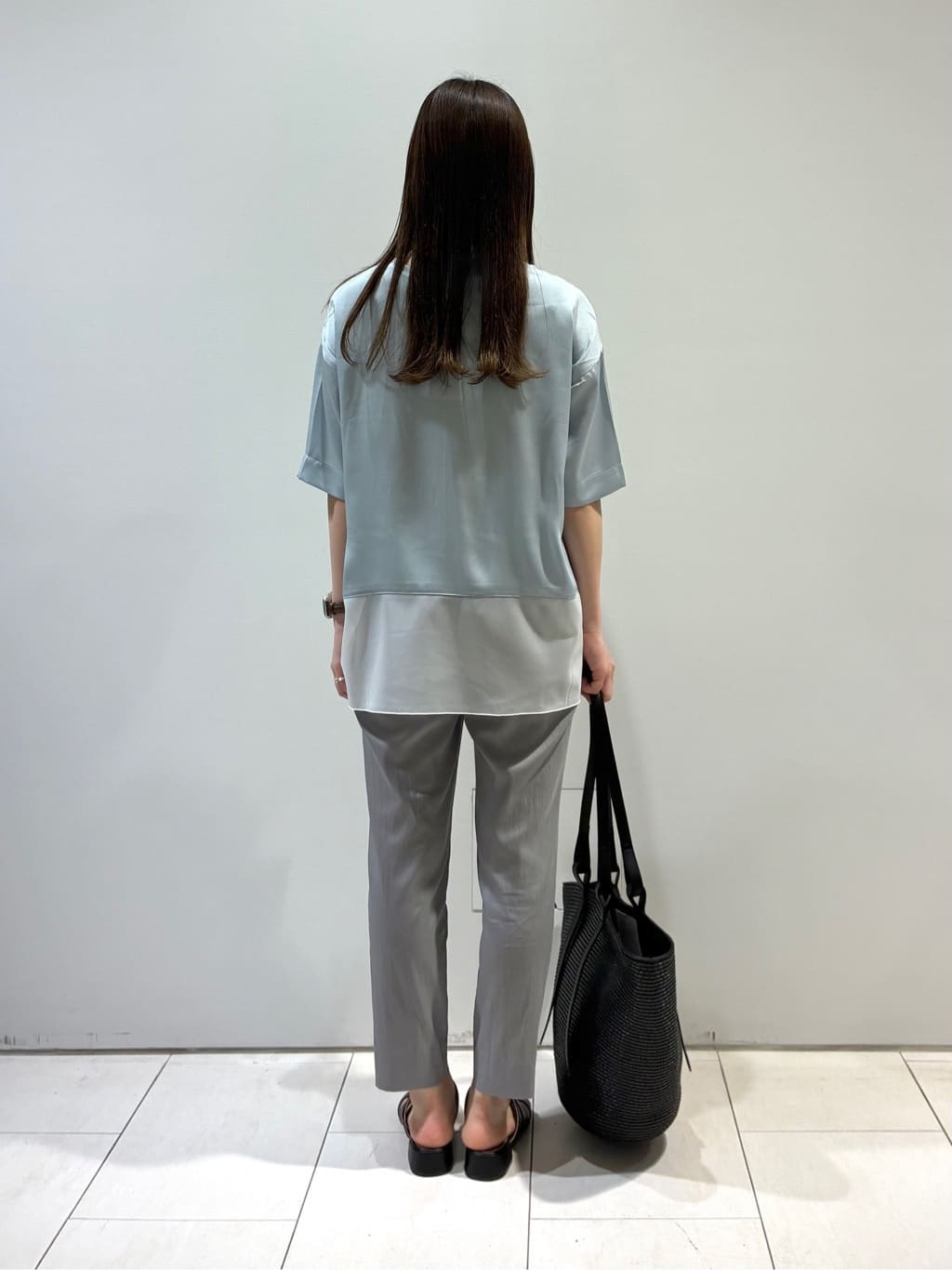 KAOさんの「INDIVI｜【洗える】裾シアー半袖トップス」を使ったコーディネート