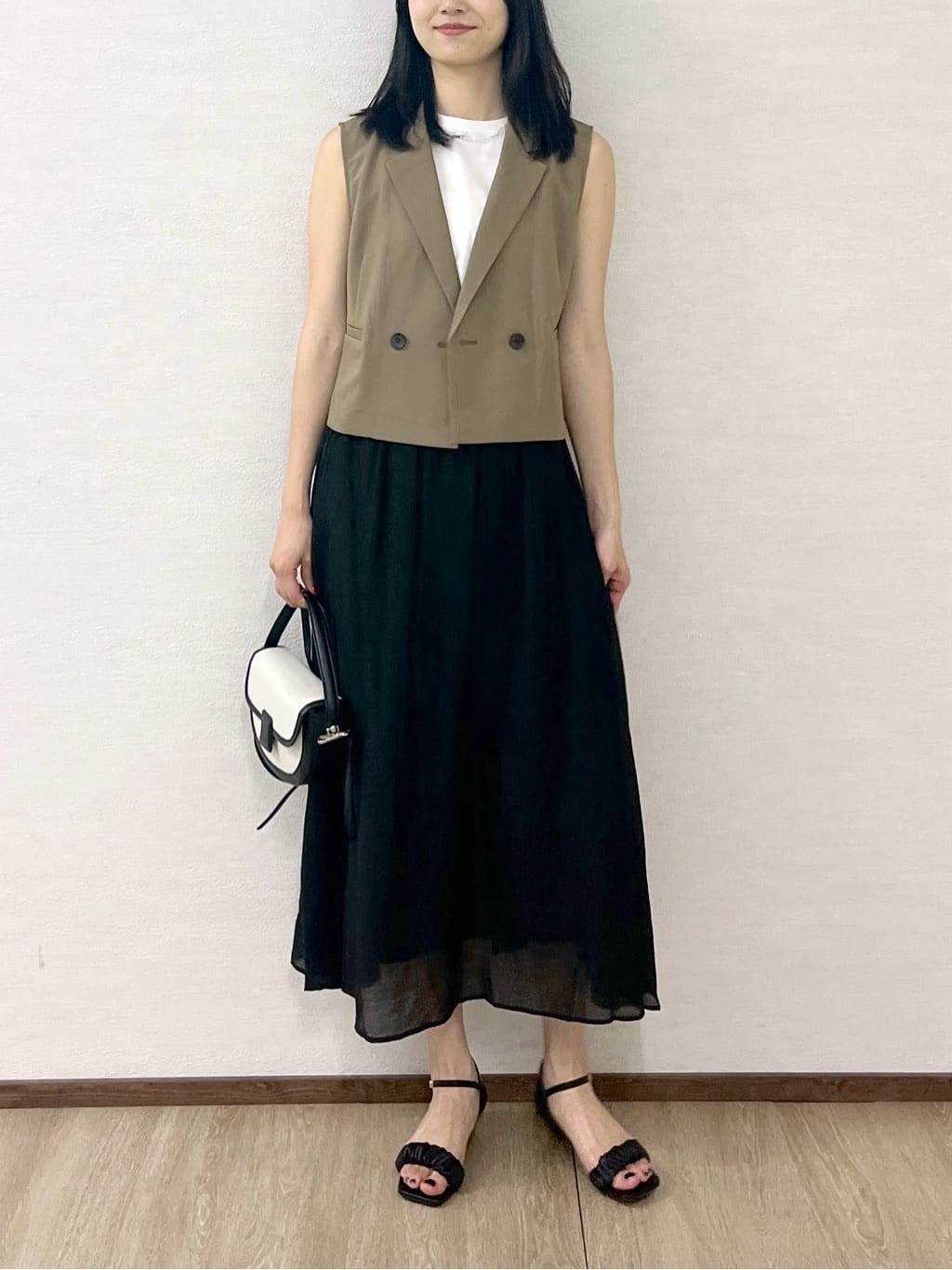 sachikoさんの「OPAQUE.CLIP｜ショートテーラードジレ【接触冷感／洗濯機洗い可】」を使ったコーディネート