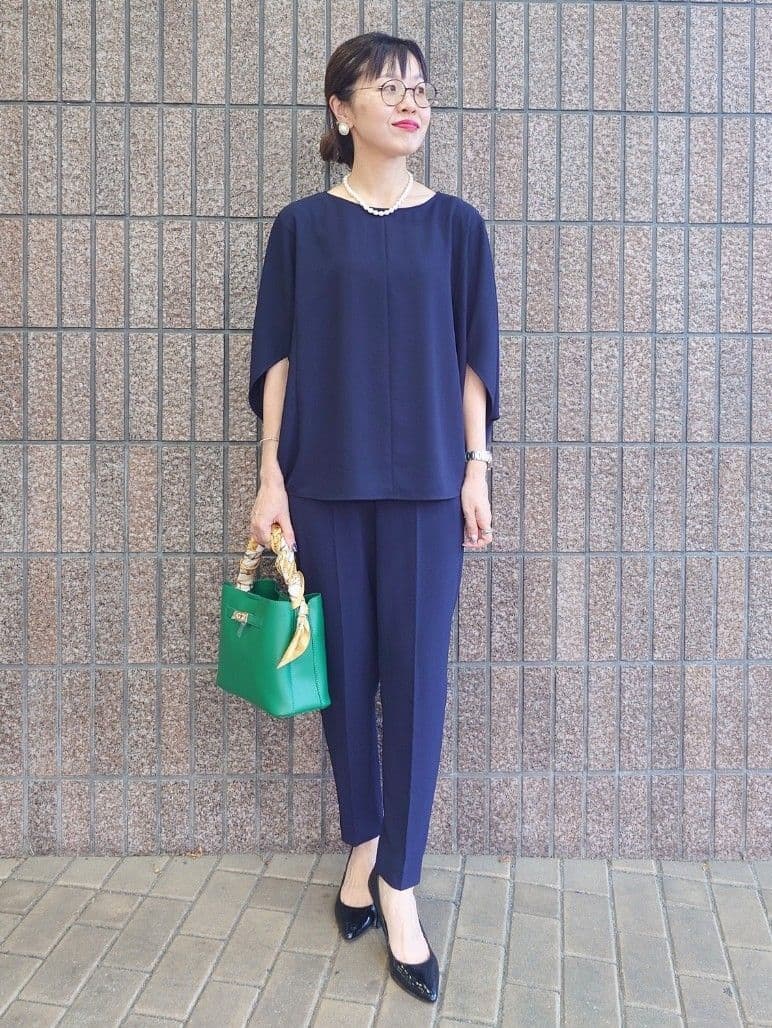 MUTSUKOさんの「UNTITLED｜◆【セットアップ可/接触冷感/イージーケア/体型カバー】リラクミスト モモンガブラウス」を使ったコーディネート