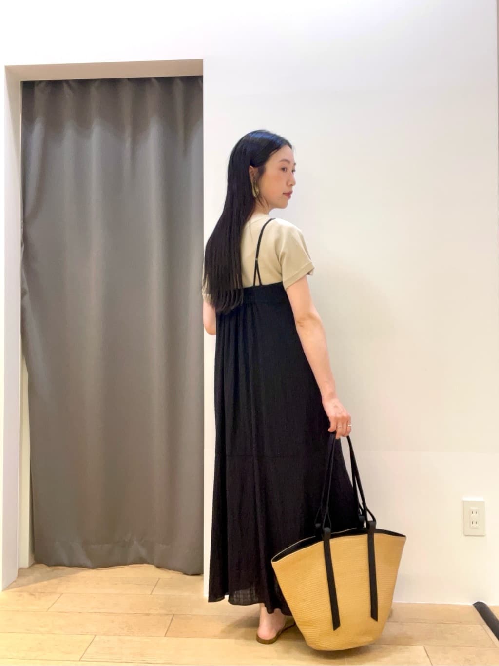 yukoさんの「INDIVI｜◆新色登場！【洗える／清涼感】レーヨンストレッチ フレンチスリーブニット」を使ったコーディネート