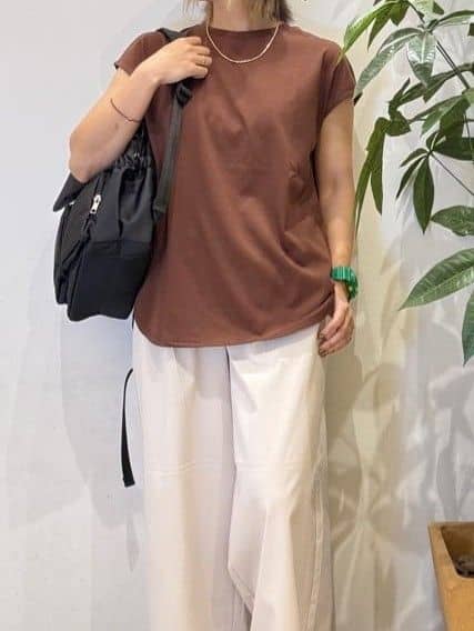 misakiさんの「SHOO･LA･RUE｜【S-LL/汗ジミ軽減/ひんやり/UV】インせず着られる フレンチスリーブTシャツ」を使ったコーディネート