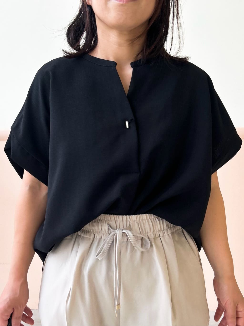 こやさんの「OPAQUE.CLIP｜《7色展開／SS-LLサイズ》ストレッチスキッパーブラウス／セットアップ対応【洗濯機洗い可／防シワ】」を使ったコーディネート