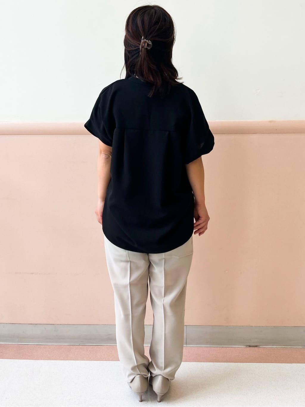 こやさんの「OPAQUE.CLIP｜《7色展開／SS-LLサイズ》ストレッチスキッパーブラウス／セットアップ対応【洗濯機洗い可／防シワ】」を使ったコーディネート