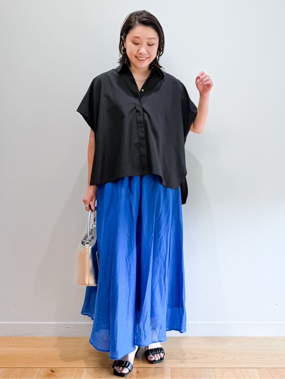 yuka.aさんの「OPAQUE.CLIP｜《andGIRL掲載》リラクシーシャツ【洗濯機洗い可】」を使ったコーディネート