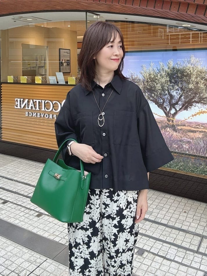 makiさんの「UNTITLED｜【前開き/洗える】ショート丈シアーシャツ」を使ったコーディネート