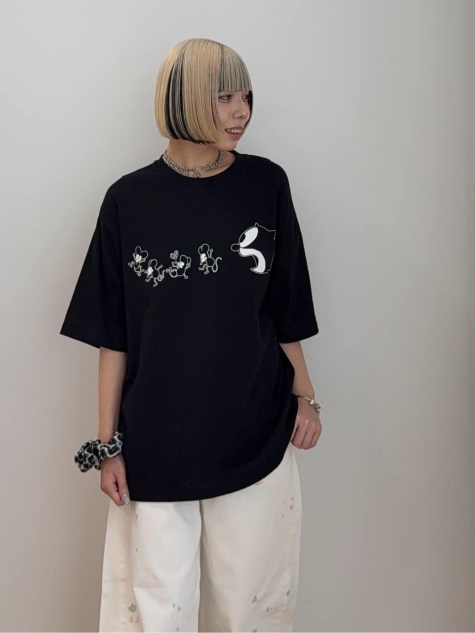 川本葵さんの「tk.TAKEO KIKUCHI｜バレルシルエットパンツ（デニム＆カラーパンツ）」を使ったコーディネート
