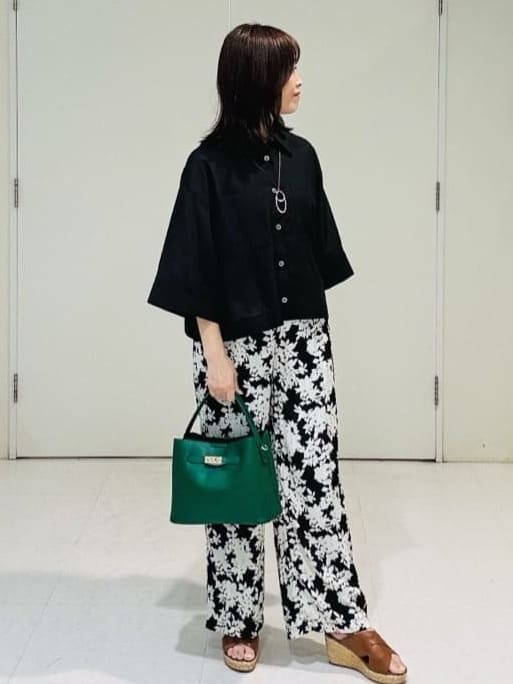 makiさんの「UNTITLED｜【前開き/洗える】ショート丈シアーシャツ」を使ったコーディネート