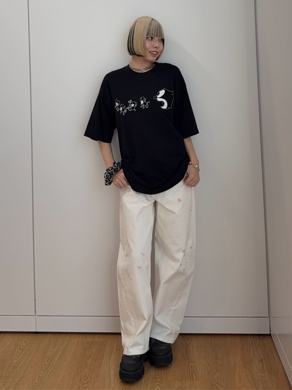 川本葵さんの「tk.TAKEO KIKUCHI｜バレルシルエットパンツ（デニム＆カラーパンツ）」を使ったコーディネート