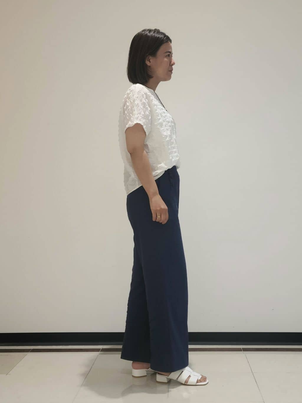 eriさんの「INDIVI｜【デニムライク】マリンボタン リネン混ワイドパンツ」を使ったコーディネート