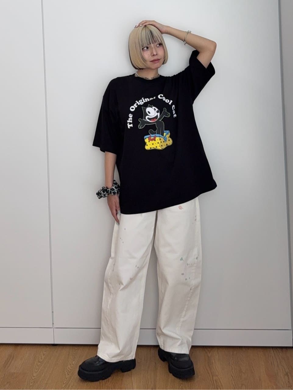 川本葵さんの「tk.TAKEO KIKUCHI｜バレルシルエットパンツ（デニム＆カラーパンツ）」を使ったコーディネート