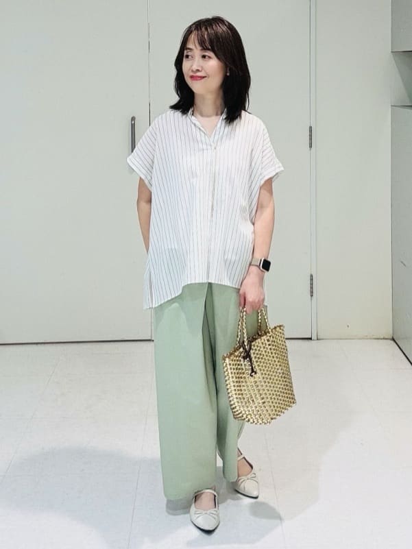 makiさんの「UNTITLED｜【洗える/スキッパー】フレンチスリーブシアーブラウス」を使ったコーディネート