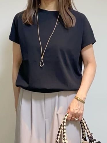 tomoさんの「UNTITLED｜◆ビッグトップネックレス」を使ったコーディネート