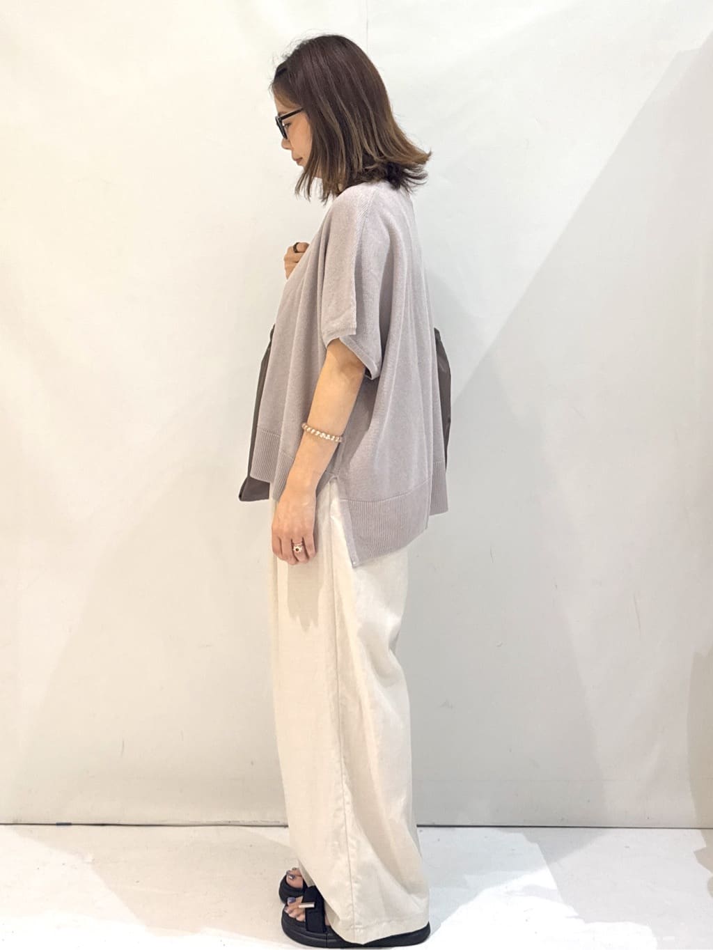 やすさんの「OPAQUE.CLIP｜《5色展開／S-LLサイズ》リラクシーメッシュニット【洗濯機洗い可】」を使ったコーディネート